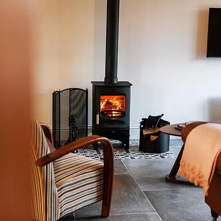 Pigeon House - Unique Barn With Private Garden, Hot Tub And Wood Burner Villa Shrewsbury Exterior photo
