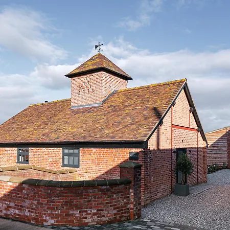 Pigeon House - Unique Barn With Private Garden, Hot Tub And Wood Burner Villa Shrewsbury Exterior photo