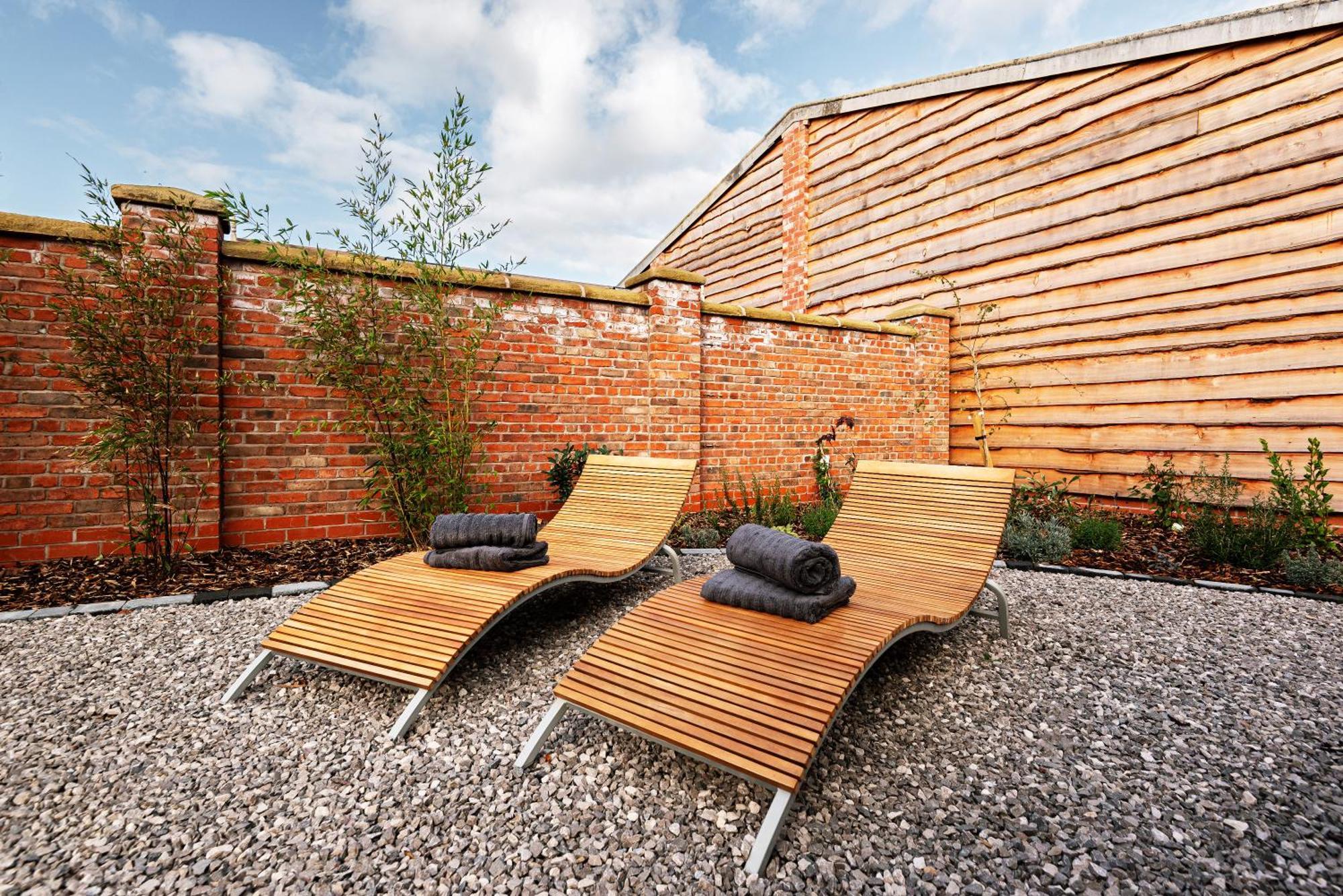 Pigeon House - Unique Barn With Private Garden, Hot Tub And Wood Burner Holiday home *