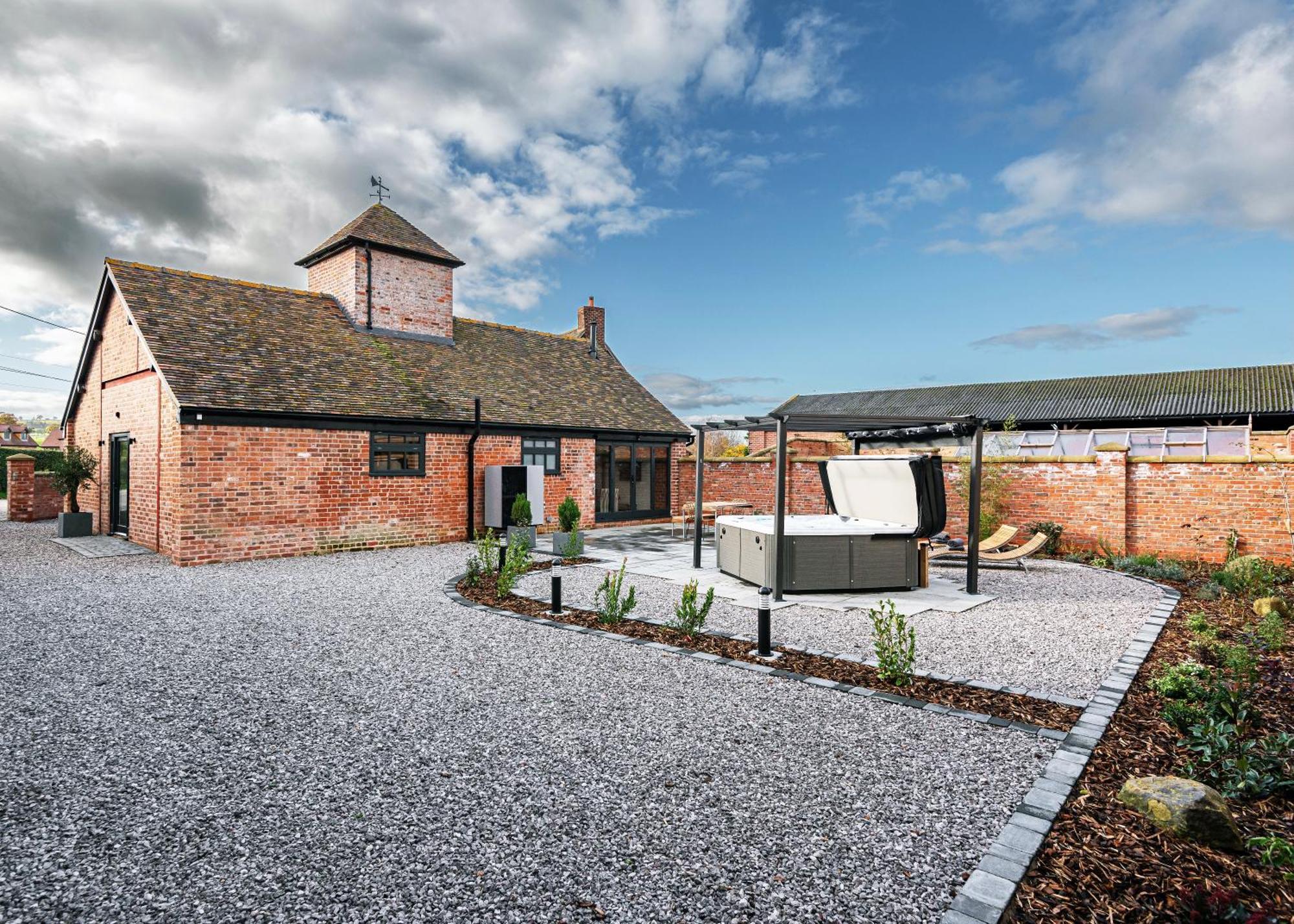 Holiday home Pigeon House - Unique Barn With Private Garden, Hot Tub And Wood Burner