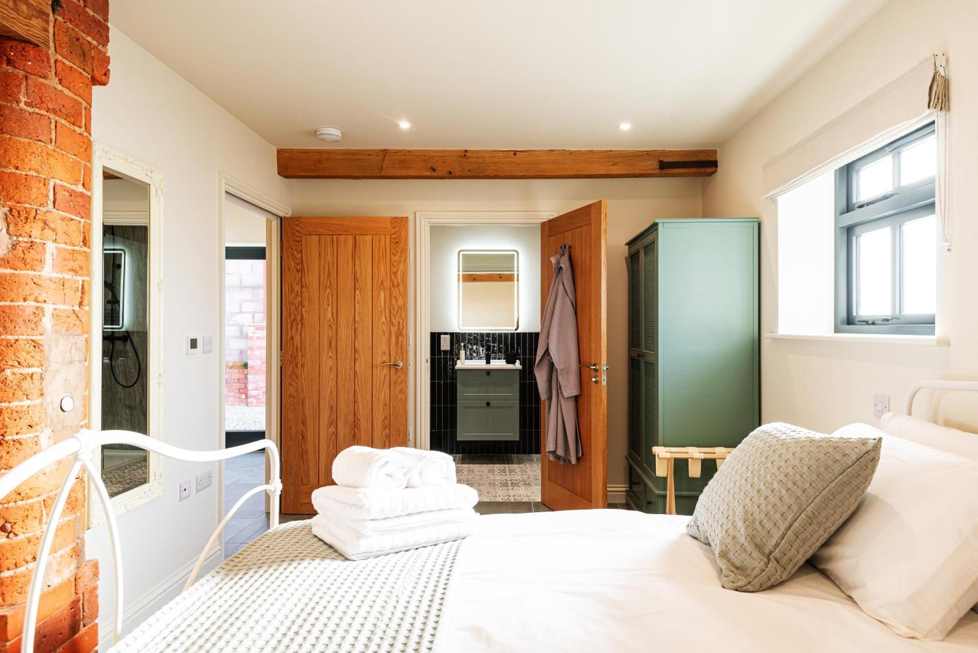 Pigeon House - Unique Barn With Private Garden, Hot Tub And Wood Burner * Shrewsbury