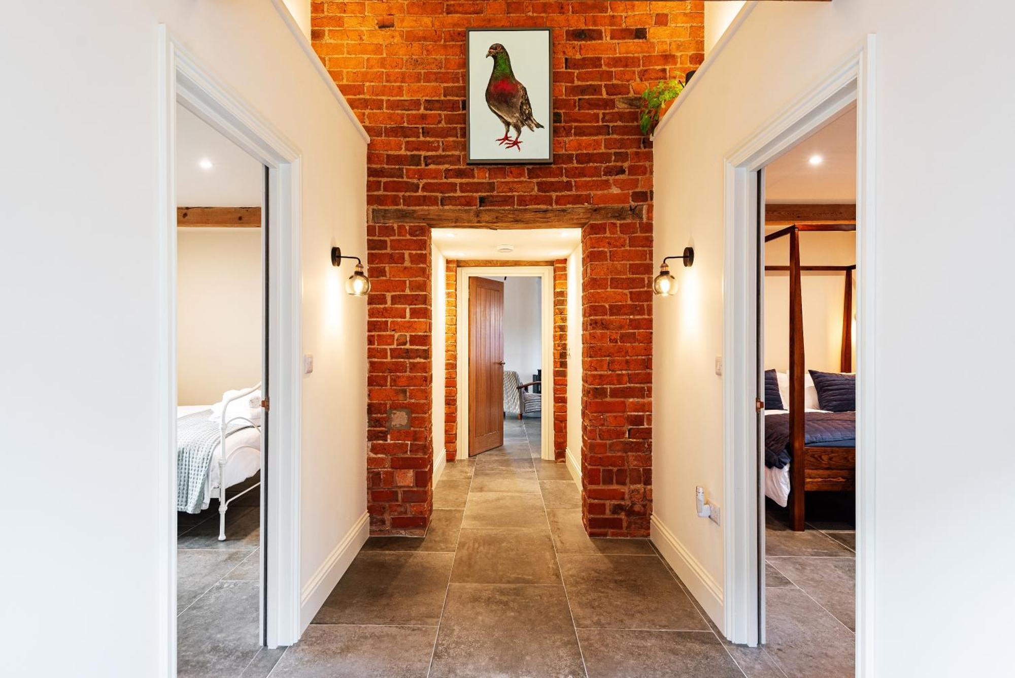 Pigeon House - Unique Barn With Private Garden, Hot Tub And Wood Burner *