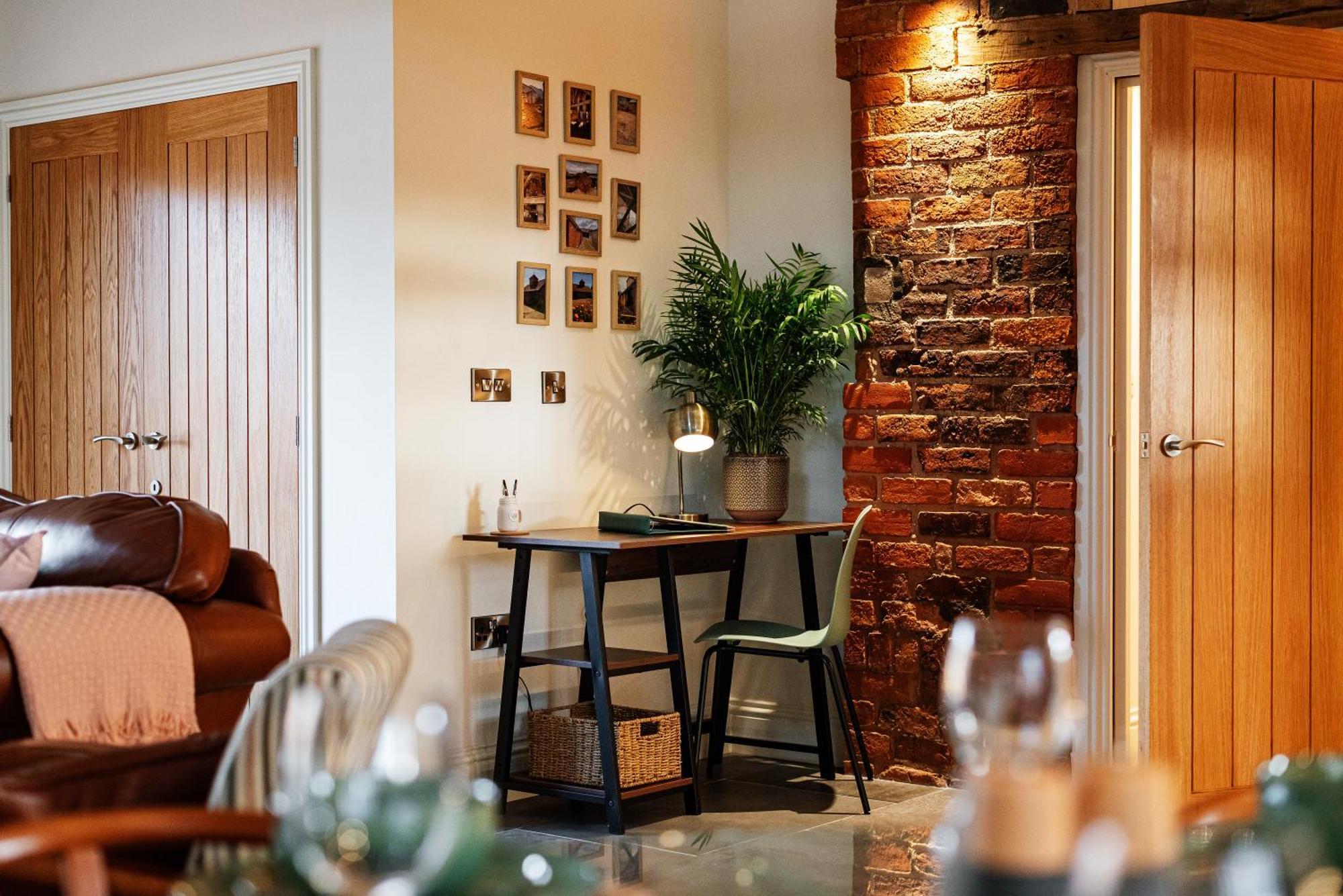 Pigeon House - Unique Barn With Private Garden, Hot Tub And Wood Burner Holiday home Shrewsbury