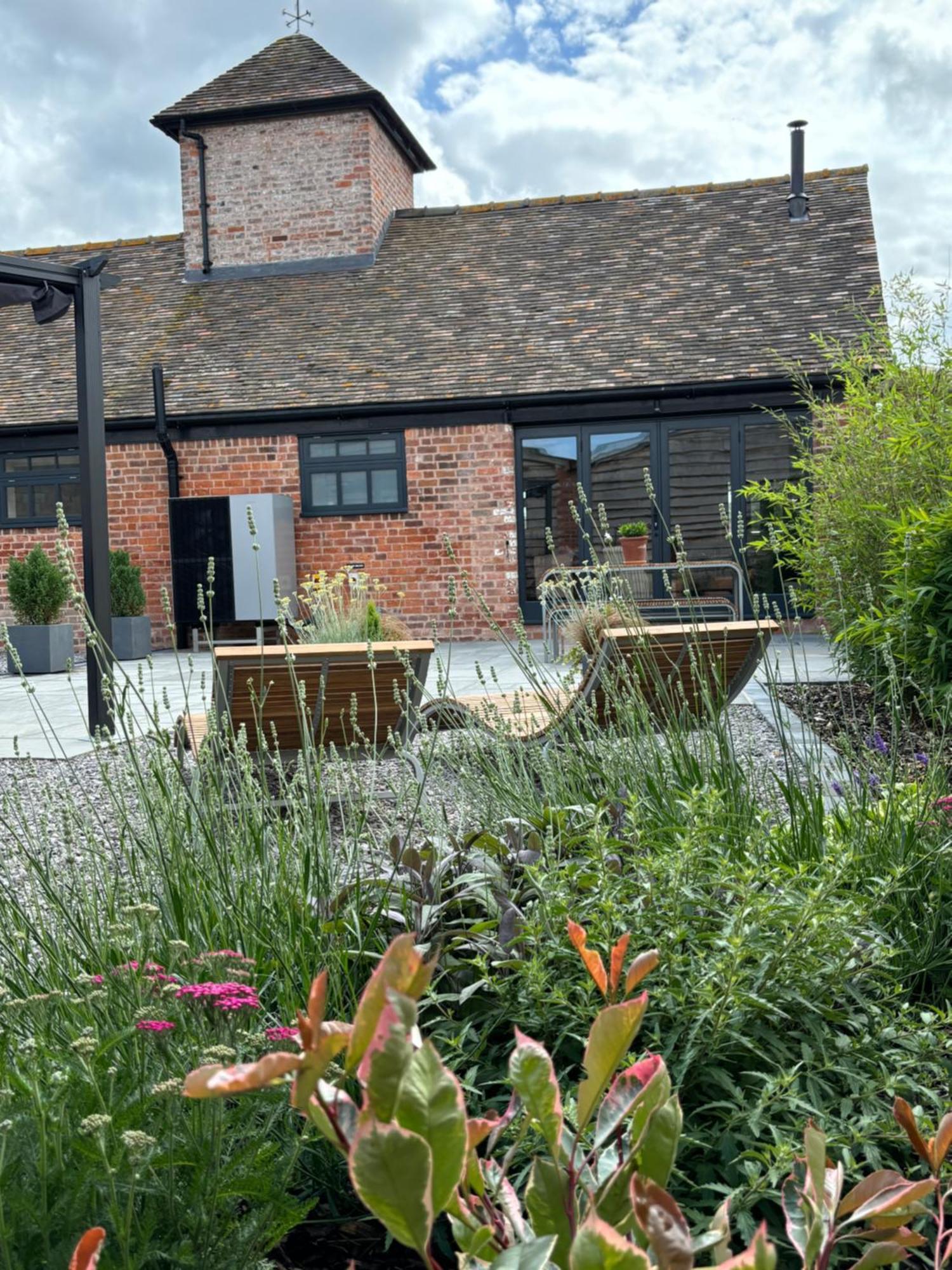 Pigeon House - Unique Barn With Private Garden, Hot Tub And Wood Burner